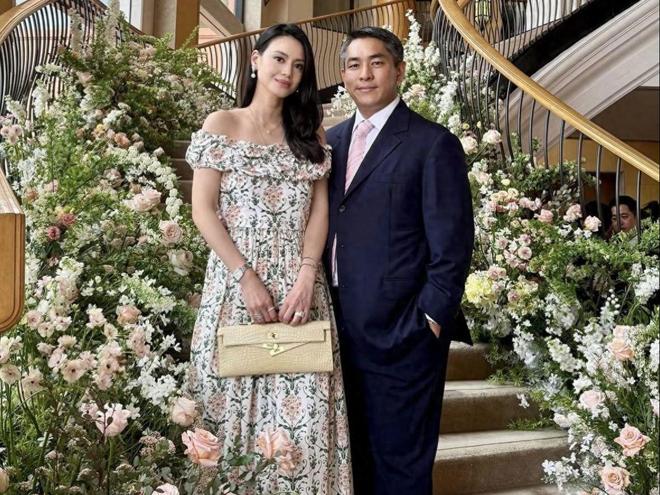 作陪五官仍明艳大气嫁到香港7年生活低调PG电子麻将胡了2陈晓丹出席婚礼丈夫